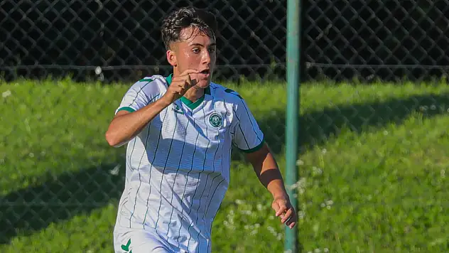 Konyaspor'da İlhan Palut kampın genç yıldızı Ömer hakkında konuştu!
