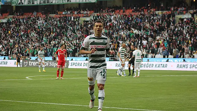 Konyaspor'da kaptan kadro dışı bırakıldı! İşte nedeni