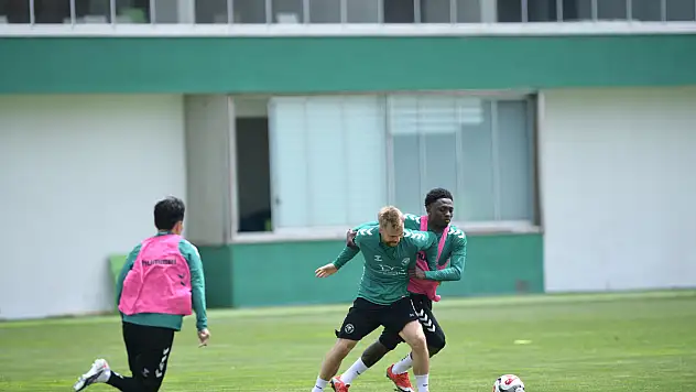 Konyaspor'da Trabzonspor mesaisi sürüyor