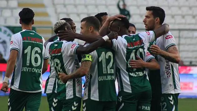 Konyaspor evinde Başakşehir'i devirdi! 2-1