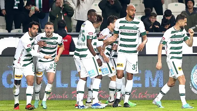 Konyaspor evinde Fenerbahçe'yi ağırlıyor! Hegemonyayı yeniden yıkın çocuklar!