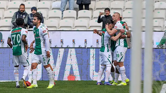 Konyaspor evinde Karagümrük'ü yaktı geçti! Harikasınız çocuklar! 3-0!
