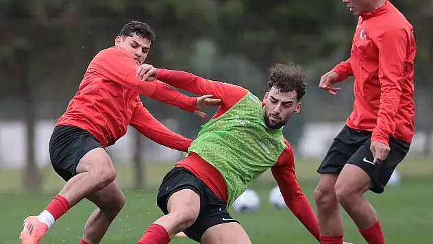 Konyaspor, genç gurbetçi stoperi kadrosuna kattı
