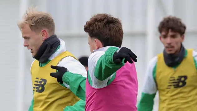 Konyaspor günü çift antrenmanla tamamladı