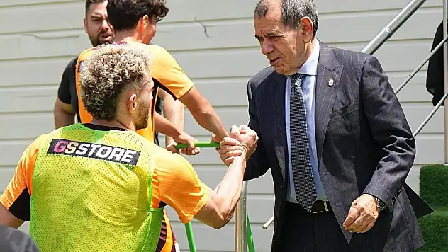 Konyaspor maçına hazırlanan Galatasaray'da yönetimde antrenmana ziyaret