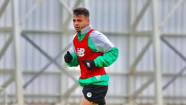 Konyaspor, on numarayı İstanbul ekibine kiralık gönderdi