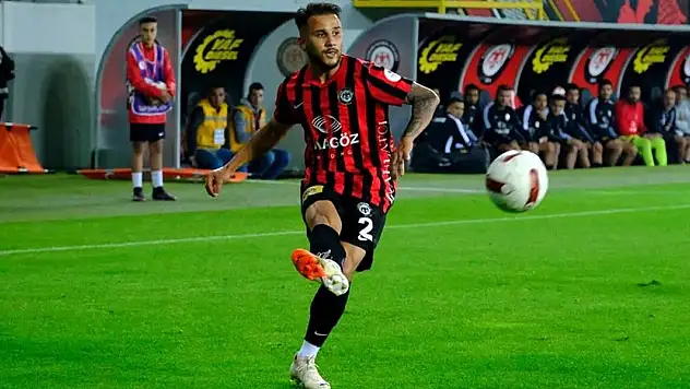 Konyaspor, sağ bek transferi için yoğun mesaide! 23 yaşındaki oyuncu ile görüşmeler sürüyor