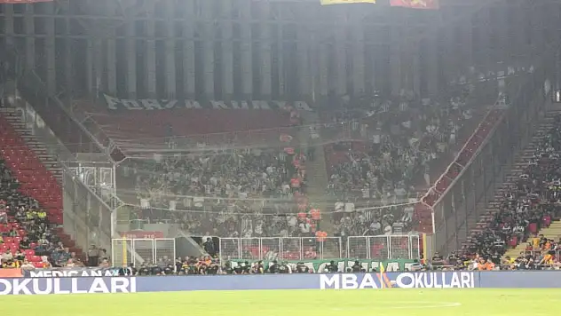 Konyaspor Taraftarı Deplasmanda Takımını Yalnız Bırakmadı