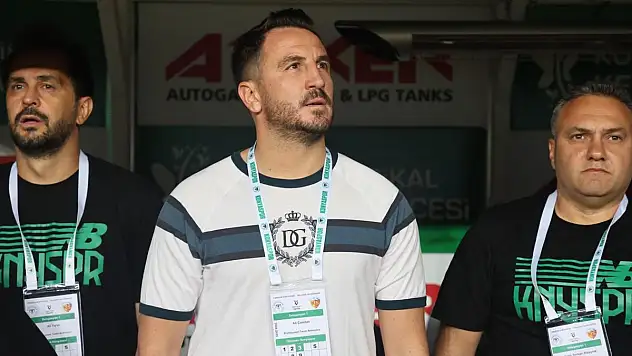 Konyaspor tribünleri Ali Çamdalı'yı istifaya davet etti