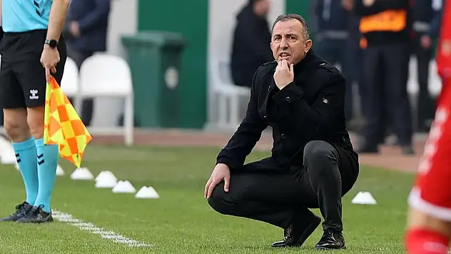 Konyaspor tribünlerinde istifa sesleri! Hedefte hoca ve futbolcular var