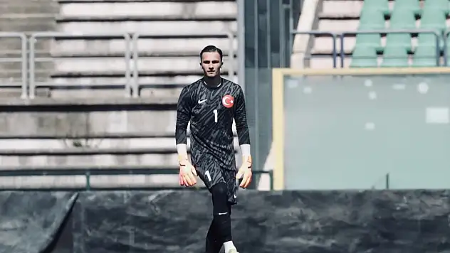 Konyaspor'un genç kalecisi milli arenada!