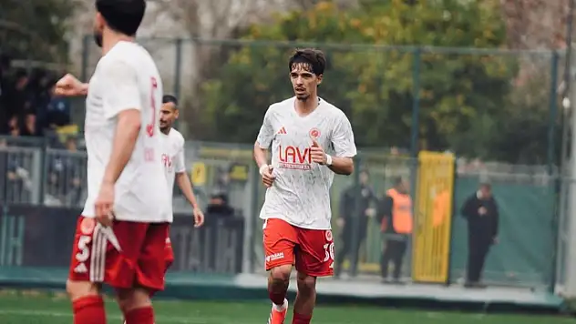 Konyaspor'un kiralık stoperi şampiyon oldu