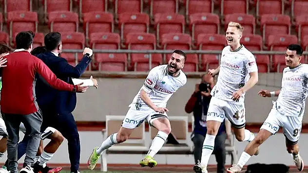 Konyaspor, yedi maçlık kabusa Mersin'de son verdi!
