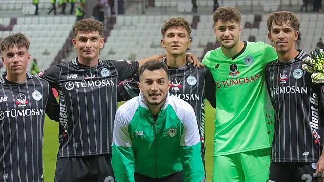Konyaspor'da akademi rüzgarı! Genç futbolcular kariyerlerinde ilkleri yaşadı
