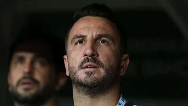 Konyaspor'da Ali Çamdalı istifa tezahüratlarına cevap verdi