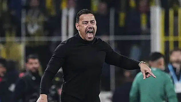 Konyaspor'da Atan, Fenerbahçe mağlubiyeti sonrası konuştu! Hakemi eleştirdi