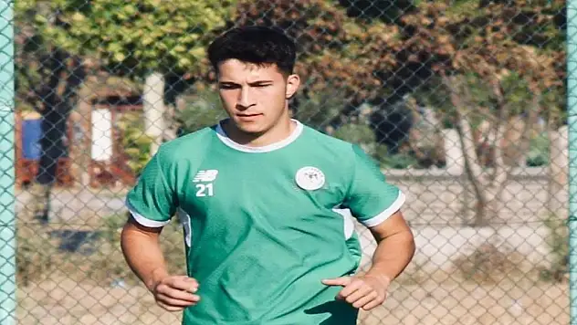 Konyaspor'da ayrılık! Genç sol bek takımdan ayrıldı