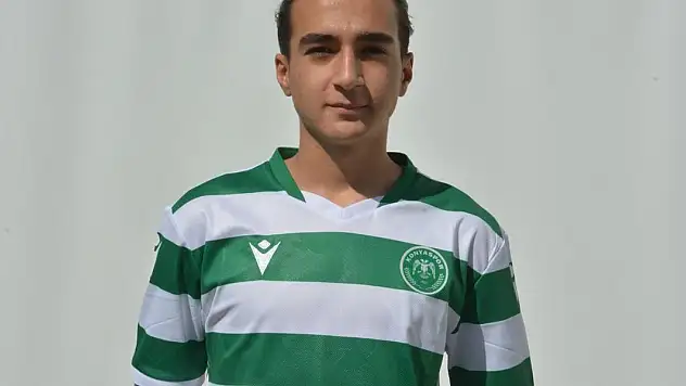 Konyaspor'da genç oyuncu ile 3 yıllık imza