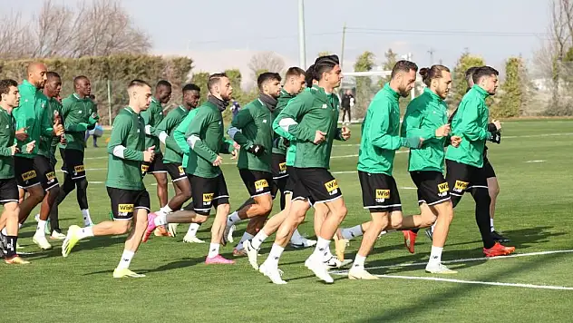 Konyaspor'da gündem iç transfer! 12 futbolcunun sözleşmesi bitiyor!
