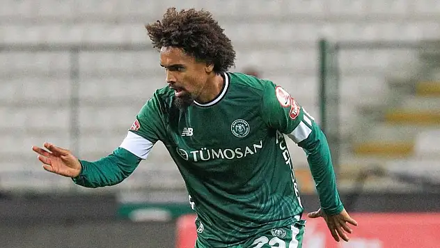 Konyaspor'da ikinci ayrılık! Afrikalı oyuncu takımdan ayrıldı!