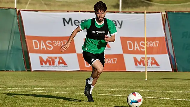 Konyaspor'da kamp devam ediyor! Yeni transfer ilk antrenmanına çıktı