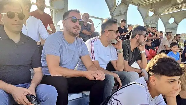Konyaspor'da Korkmaz ve Çamdalı'dan gençlere yakın takip