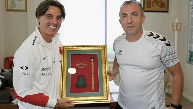 Konyaspor'da kritik görüşme! Uçar ve Montella bir araya geldi