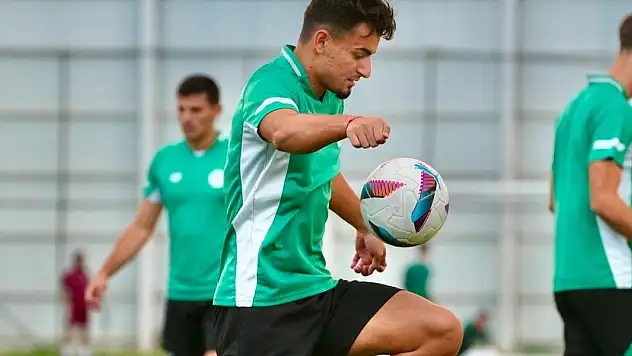 Konyaspor'da Melih ve Yavuz henüz forma giymedi
