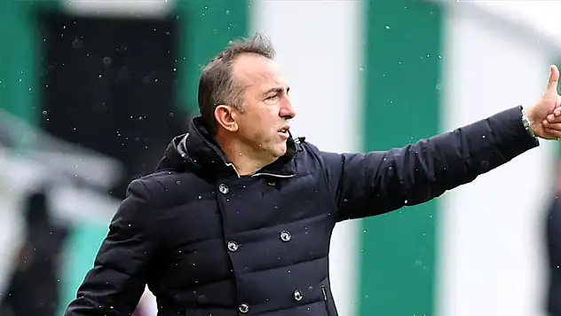 Konyaspor'da Recep Uçar'dan kart tepkisi! 'Mourinho, Okan Buruk, Gio ve Şenol Hoca'ya bu kadar kolay kart çıkartamazlar'