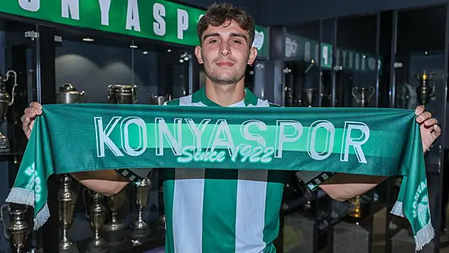 Konyaspor'da sol bek bolluğu yaşanıyor