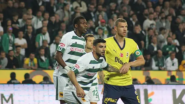 Konyaspor'da tecrübeli savunmacı veda etti