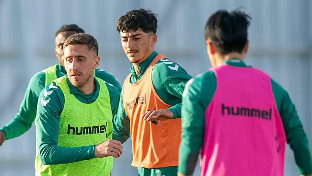 Konyaspor'da Trabzonspor mesaisi devam ediyor
