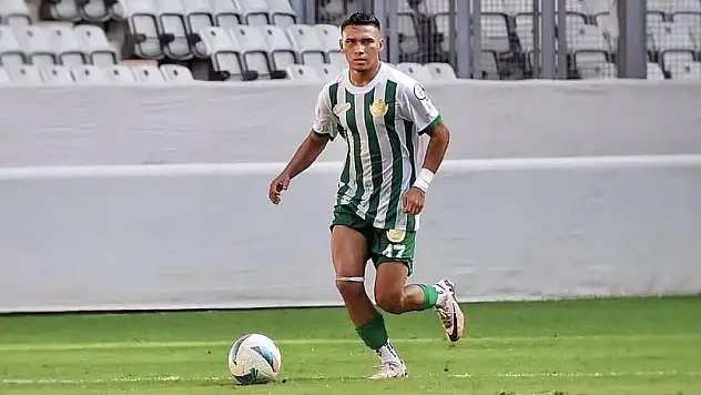 Konyaspor'da transfer gelişmesi! genç sağ bek 'Kartal' oluyor