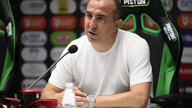 Konyaspor'da Uçar'dan galibiyet sonrası oyuncularına tebrik