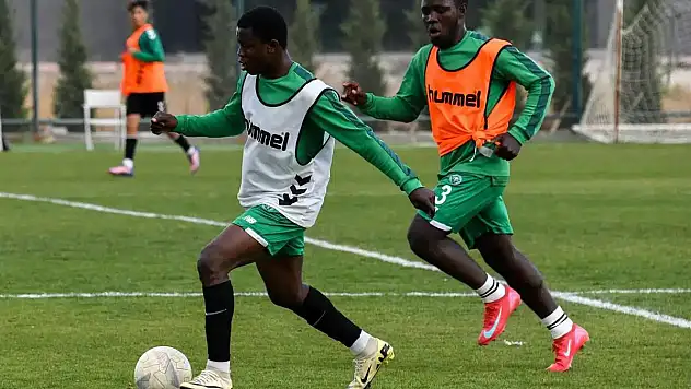 Konyaspor'dan akademiye yeni yol haritası! Genç Afrikalılar idmana çıkacak