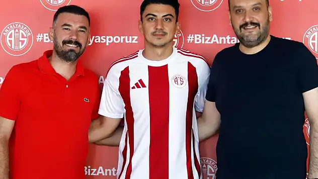 Konyaspor'dan ayrılan Soner, Antalyaspor'a imza attı