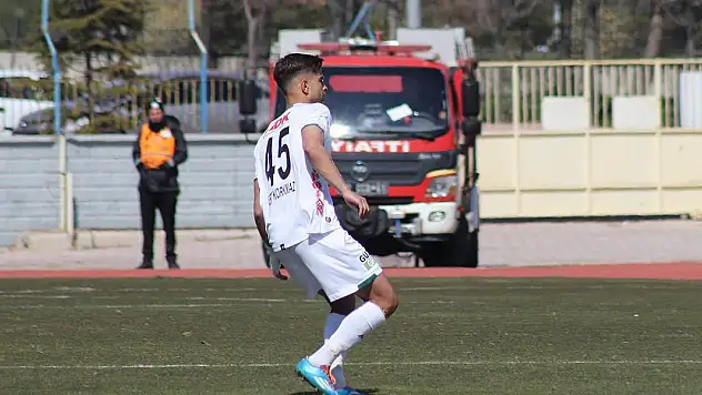 Konyaspor'dan geleceğe yönelik transfer! Pilot takıma kiralandı