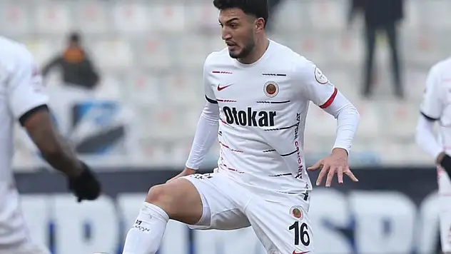 Konyaspor'dan kiralık giden Adem Eren ayağının tozuyla galibiyet sevinci yaşadı