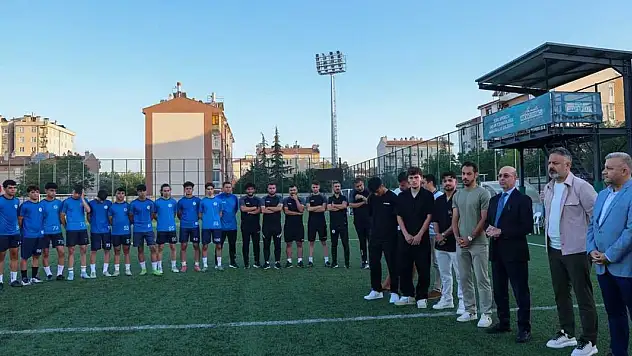 Konyasporlu yönetici ve futbolculardan Selçuklu'nun Gençlerine Ziyaret