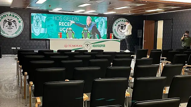 Konyaspor'un basına açık imza töreni gerçekleşmedi