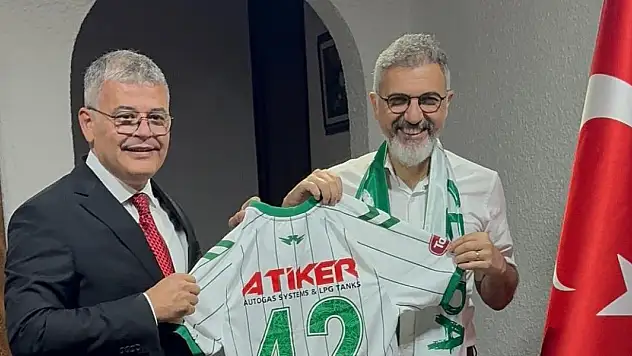 Konyaspor'un Başkanı Atiker'den Gana'da önemli ziyaretler
