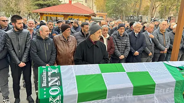 Konyaspor'un efsane amigosu Mehmet Yılmaz son yolculuğuna uğurlandı