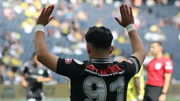 Konyaspor'un genç golcüsü eski takımını avladı, gole sevinmedi