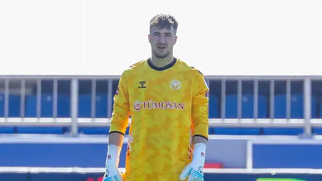 Konyaspor'un genç kalecisinden önemli başarı! O listeye adını yazdırdı