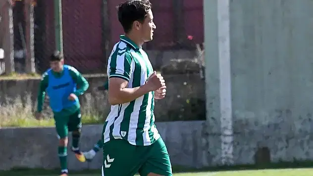 Konyaspor'un genç oyuncusundan büyük sportmenlik hareketi