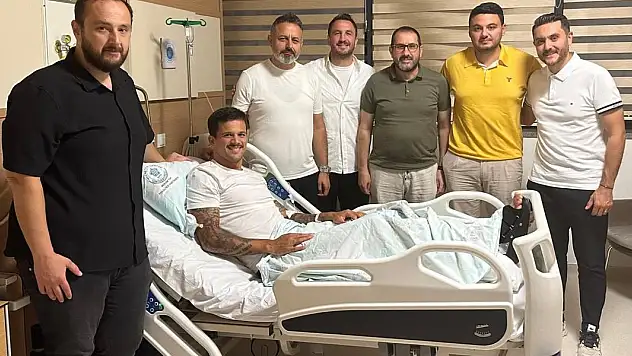 Konyaspor'un stoperi ameliyat oldu! Yönetim ve teknik heyet yalnız bırakmadı