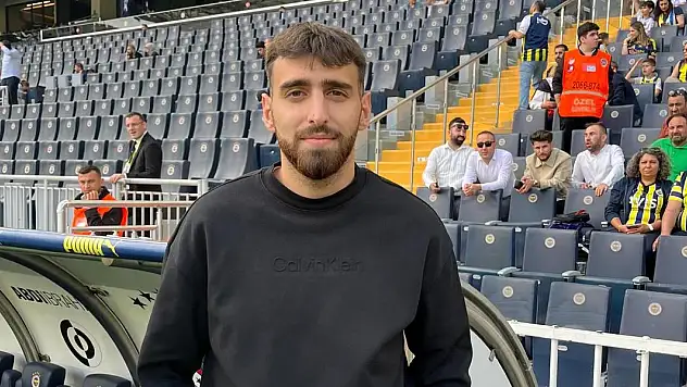 Konyaspor'un yeni transferinden ilk fotoğraf! Genç orta saha Fenerbahçe maçını izleyecek