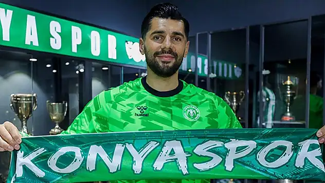 Konyaspor'un yeni yerli kalecisi ilk kez formayı sırtına geçirdi