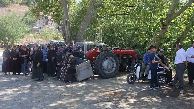 Köylüler 'piknikçi istemiyoruz' eylemi yaptı