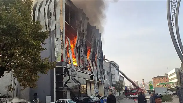 Kozmetik fabrikasında çıkan yangında 6 kişi hayatını kaybetti